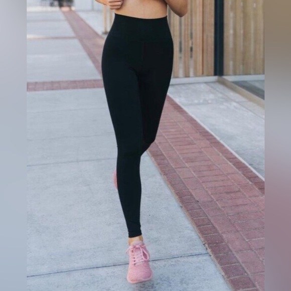 ZYIA Active wear Black Brilliant 7/8 Legging in high rise Sz-14/16. M8 - Picture 1 of 12